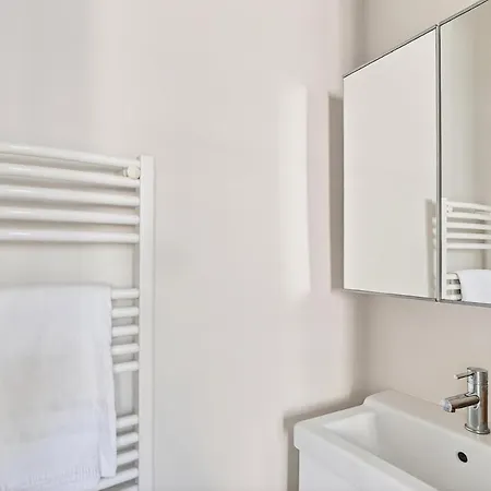 Spacious 2br Flat With Balcony - Historic Center * Bordeaux