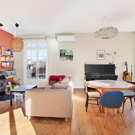 Apartment Spacious 2br Flat With Balcony - Historic Center Bordeaux
